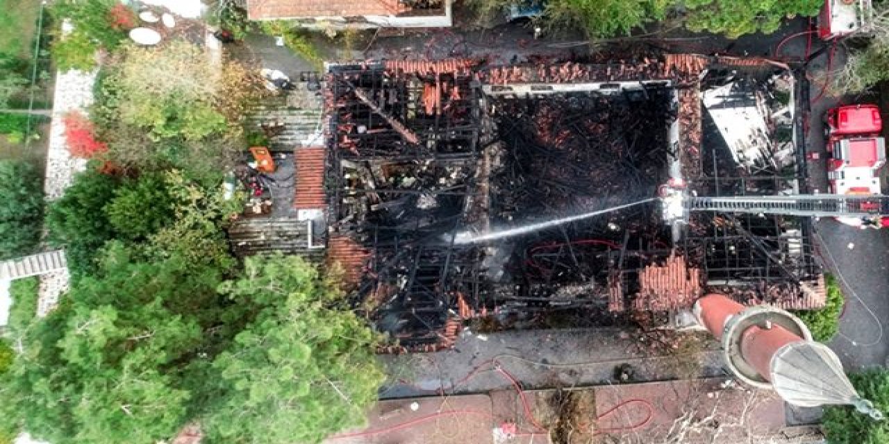 Cumhurbaşkanı Erdoğan'dan yanan tarihi Vaniköy Camii paylaşımı