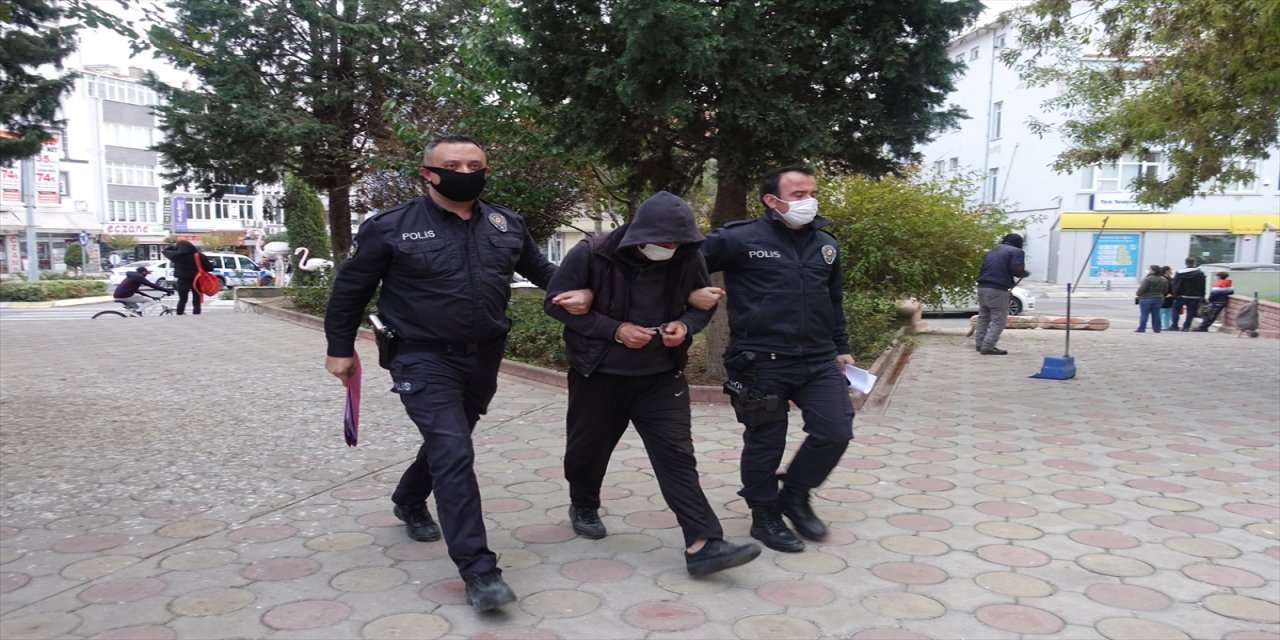 Belediye başkanının makam odasından hırsızlık yaptığı iddiasıyla yakalanan zanlı tutuklandı