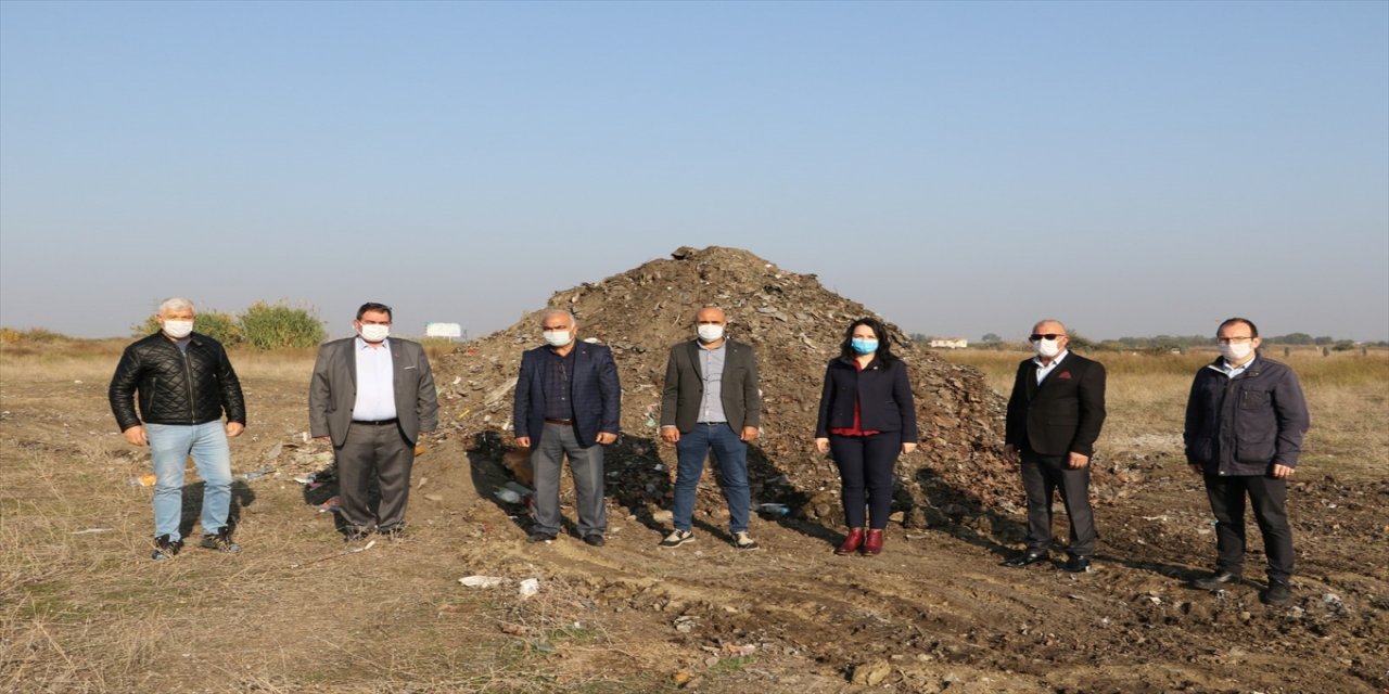 Manisa'da yağmur suyu ızgaralarından 15 ton çöp çıktı