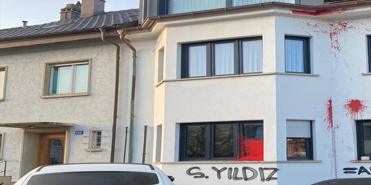 Terör örgütü yandaşlarından İsviçre Türk Toplumu Başkanı Şeref Yıldız'ın evine saldırı