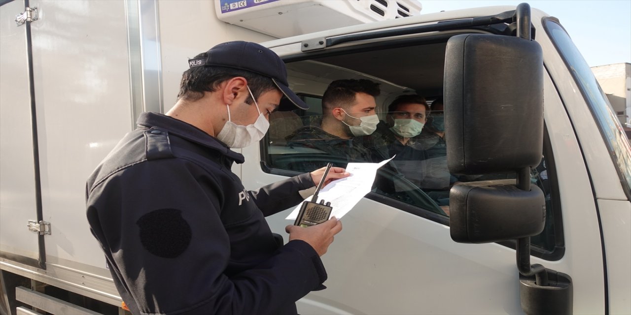 Sokağa çıkma kısıtlamasını ihlal edenlerden "eczaneye, hastaneye, alışverişe gidiyorum" bahanesi