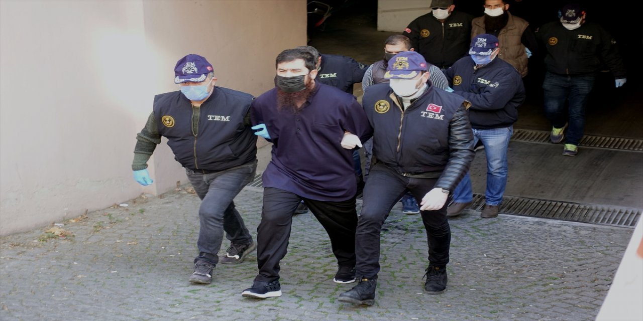 İzmir'deki DEAŞ operasyonunda yakalanan 7 şüpheli adliyede