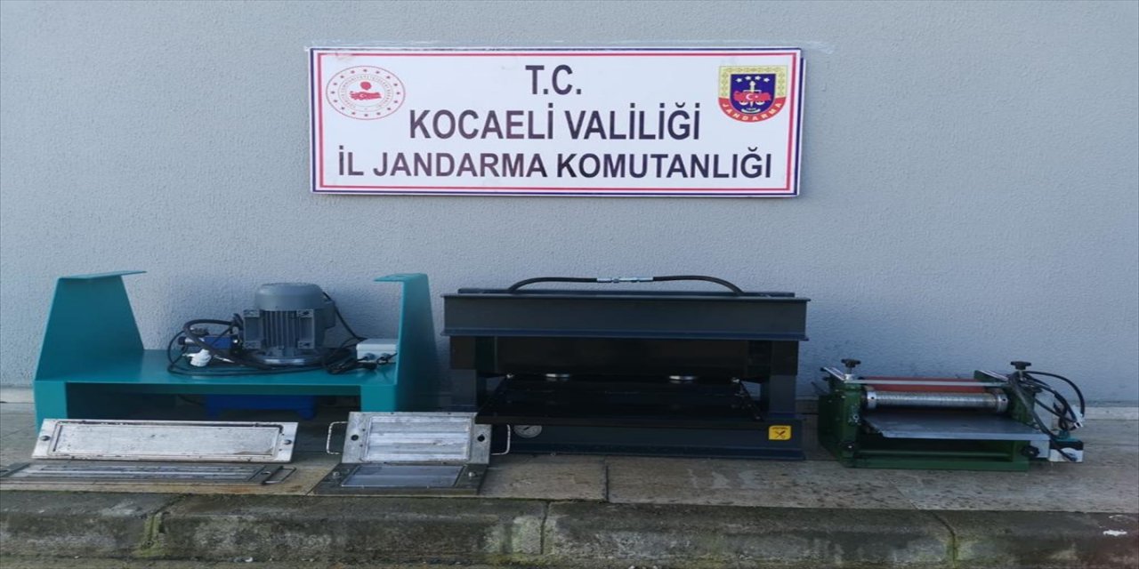 Kocaeli'de "sahte plaka" operasyonunda 2 kişi yakalandı