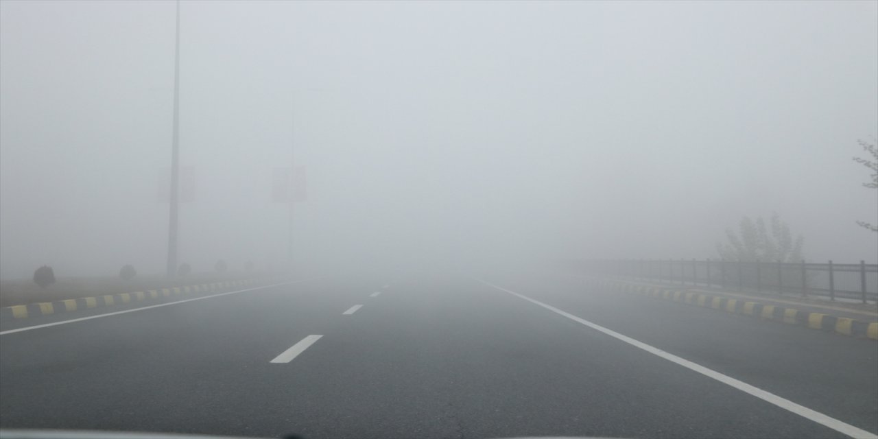 Kastamonu'da sis ulaşımı olumsuz etkiliyor