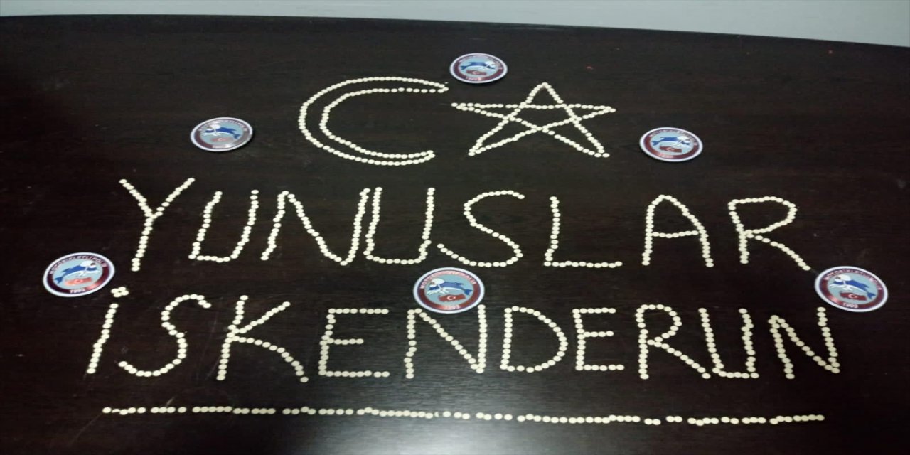 Hatay'da polisten kaçan 2 şüphelinin araçtan attığı poşetten uyuşturucu hap çıktı