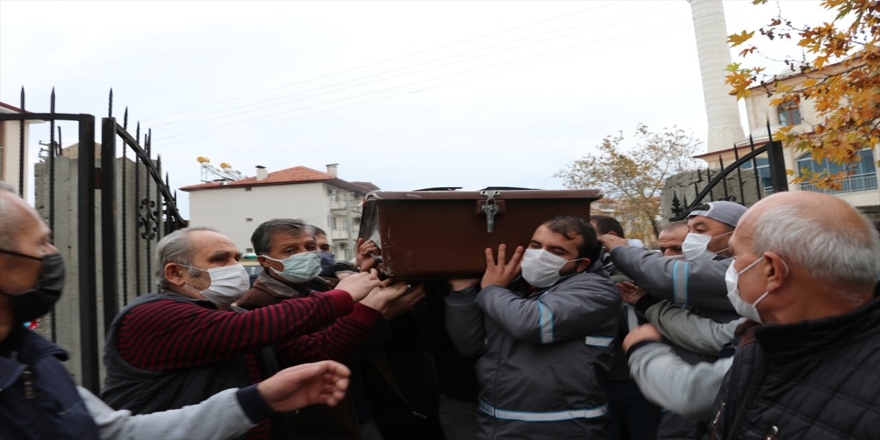 Denizli'de foseptik çukurunda ölen 3 işçi son yolculuklarına uğurlandı