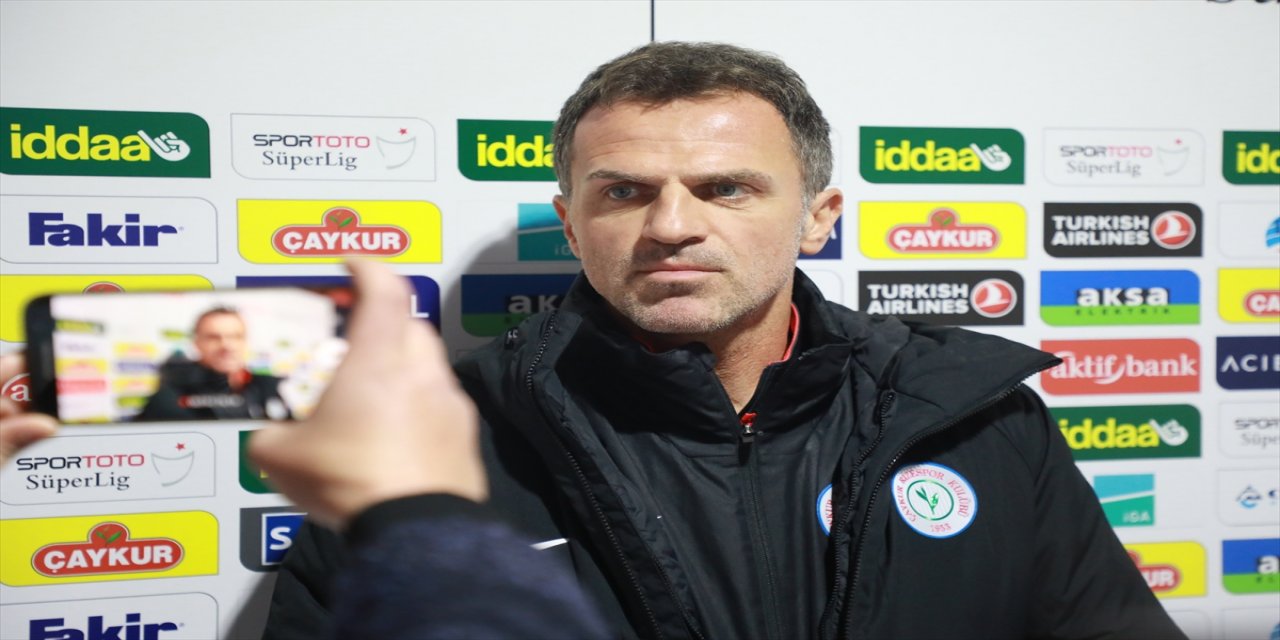 Çaykur Rizespor Teknik Direktörü Tomas: "Trabzonspor maçının özel bir maç olduğunun bilincindeyiz"
