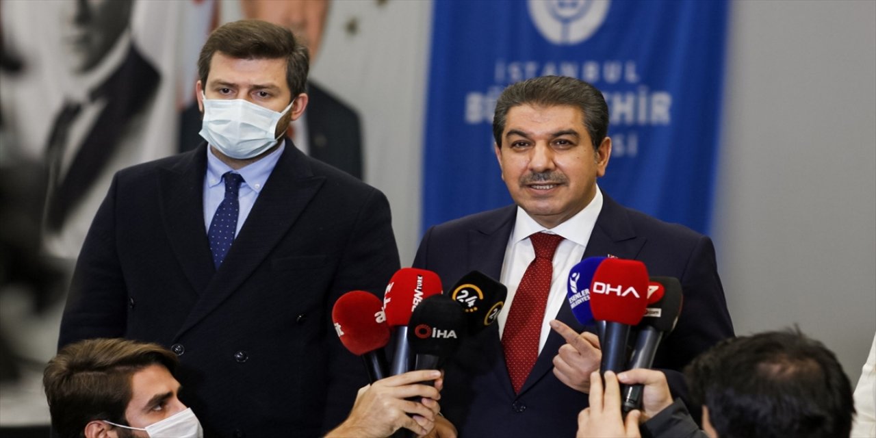 İBB'nin tahvil ihracı başvurusunun Hazine ve Maliye Bakanlığı tarafından "askıya alındığı" iddiası