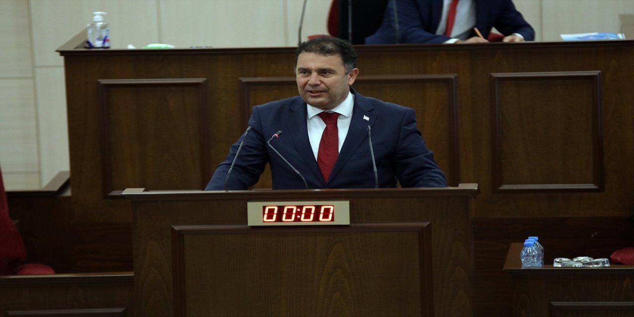 KKTC'de yeni kurulan UBP-DP-YDP koalisyon hükümeti güvenoyu aldı