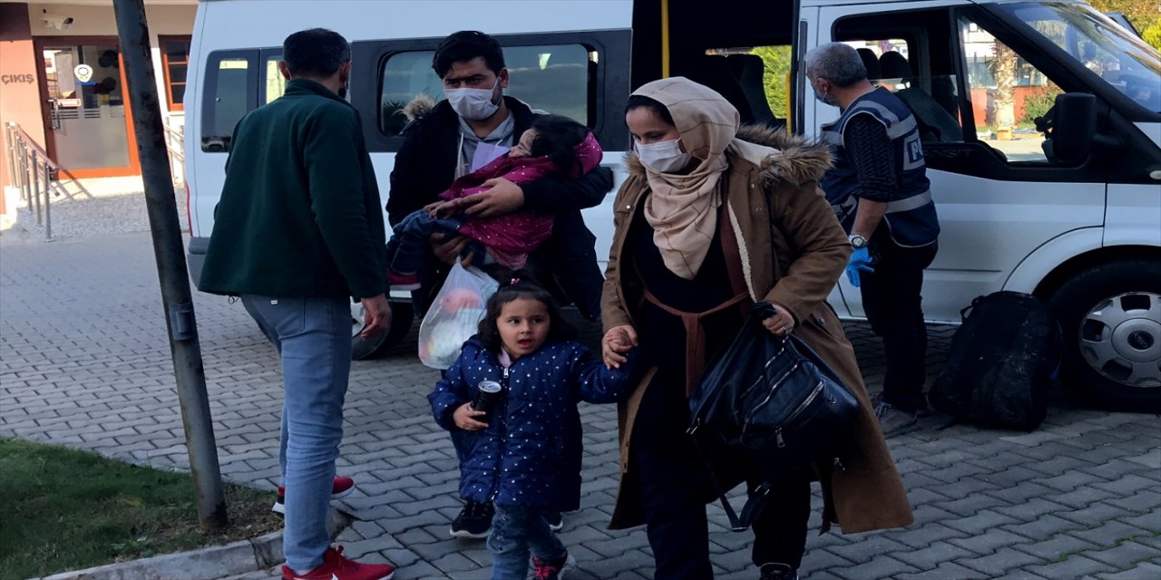 Kırklareli'nde yakalanan düzensiz göçmenler, Bulgaristan'ın kendilerini Türkiye'ye geri ittiğini ileri sürdü