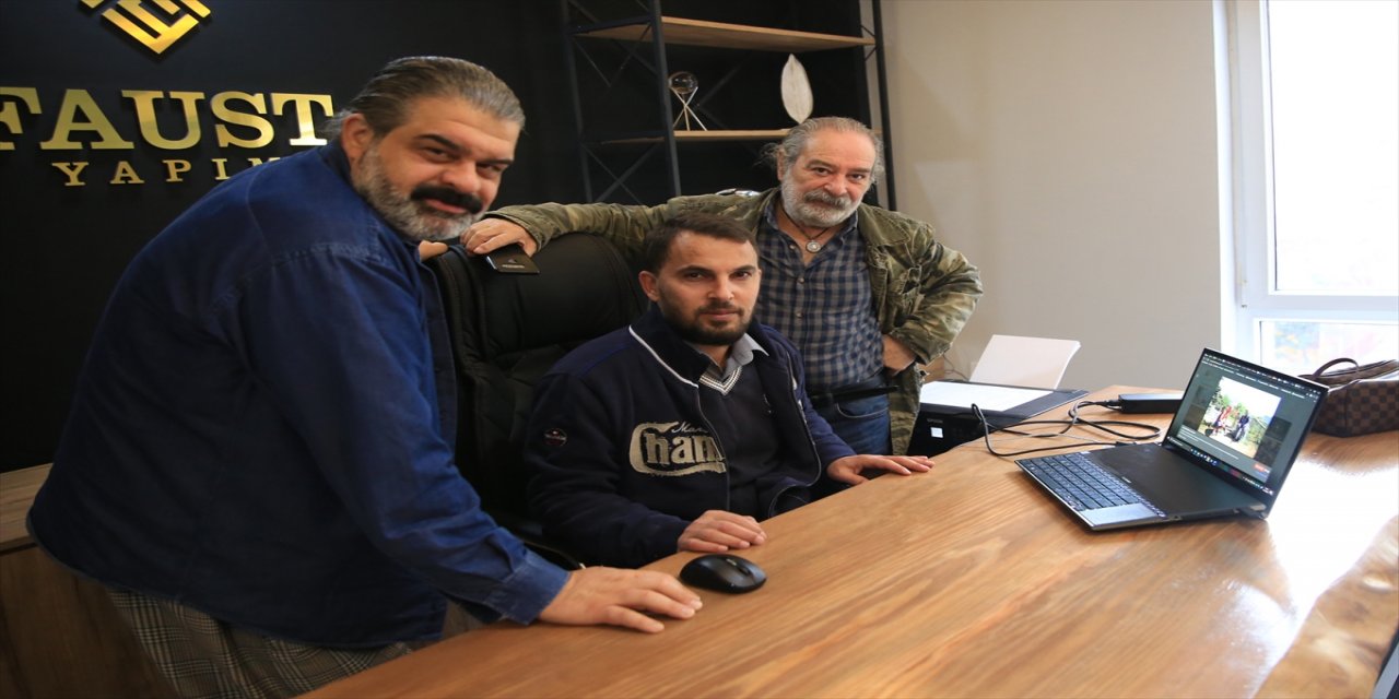 Tiyatro ve dizi oyuncuları Taşdöğen ve Özcan, AA'nın "Yılın Fotoğrafları" oylamasına katıldı