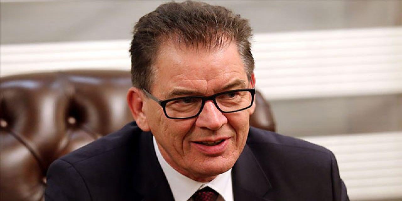 Almanya Kalkınma Bakanı Müller, Yunanistan'da bulunan sığınmacı kampındaki koşulları eleştirdi