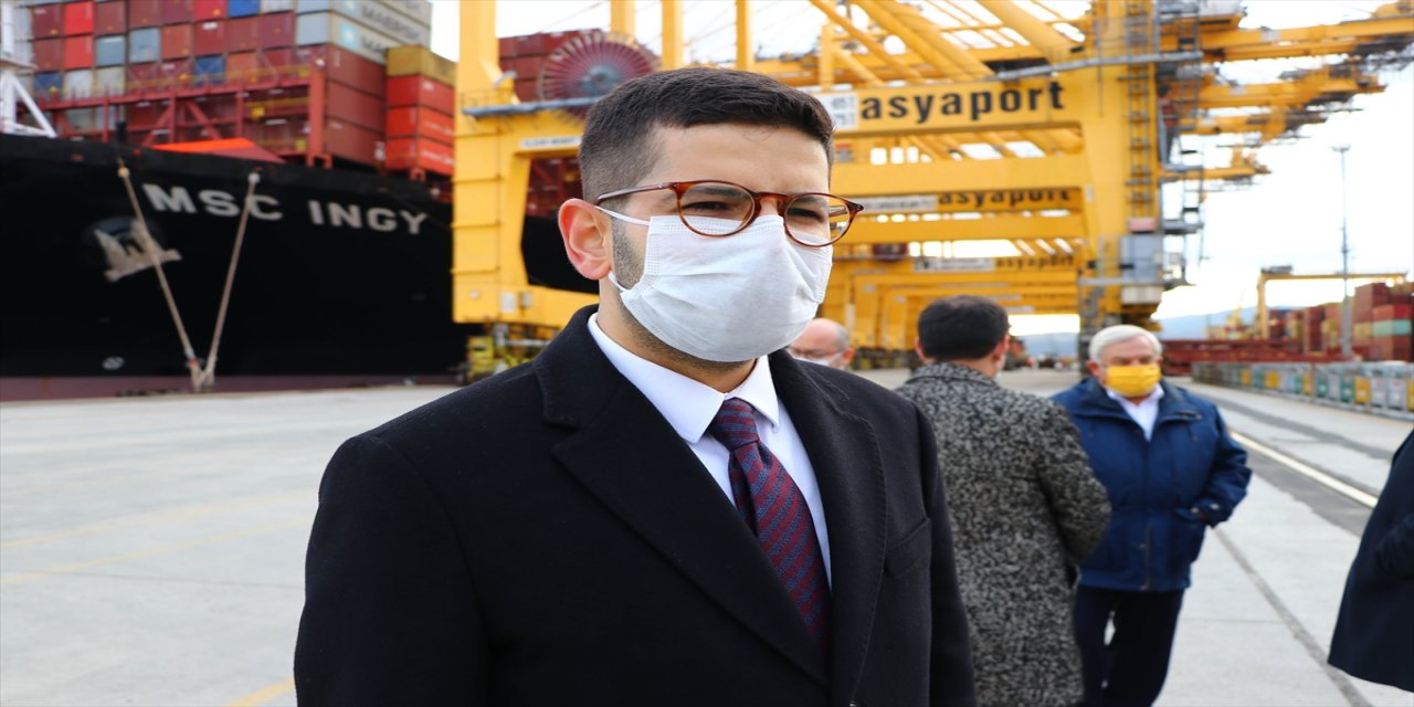 Cumhurbaşkanlığı Yatırım Ofisi Başkanı Burak Dağlıoğlu, Asyaport Limanı'nda incelemelerde bulundu: