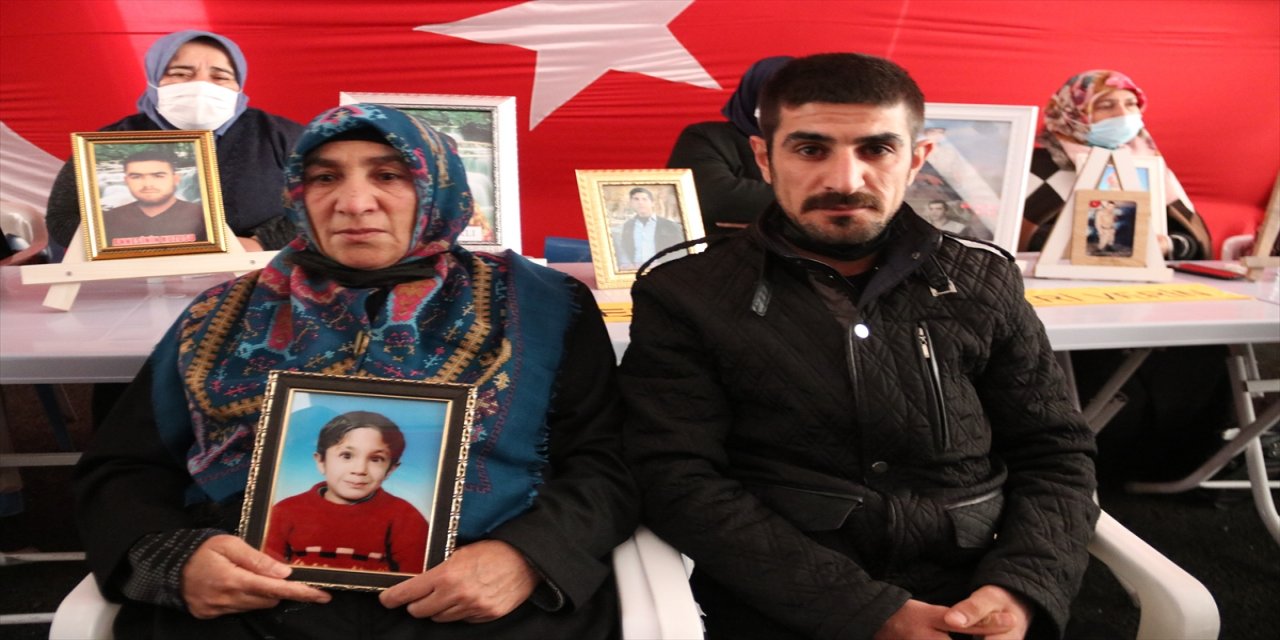 Diyarbakır annelerinin oturma eylemine iki aile daha katıldı