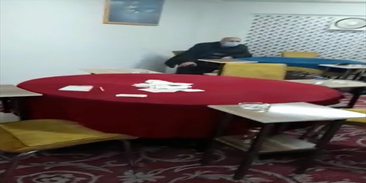 Bursa'da kıraathanede kumar oynayan 9 kişi yakalandı