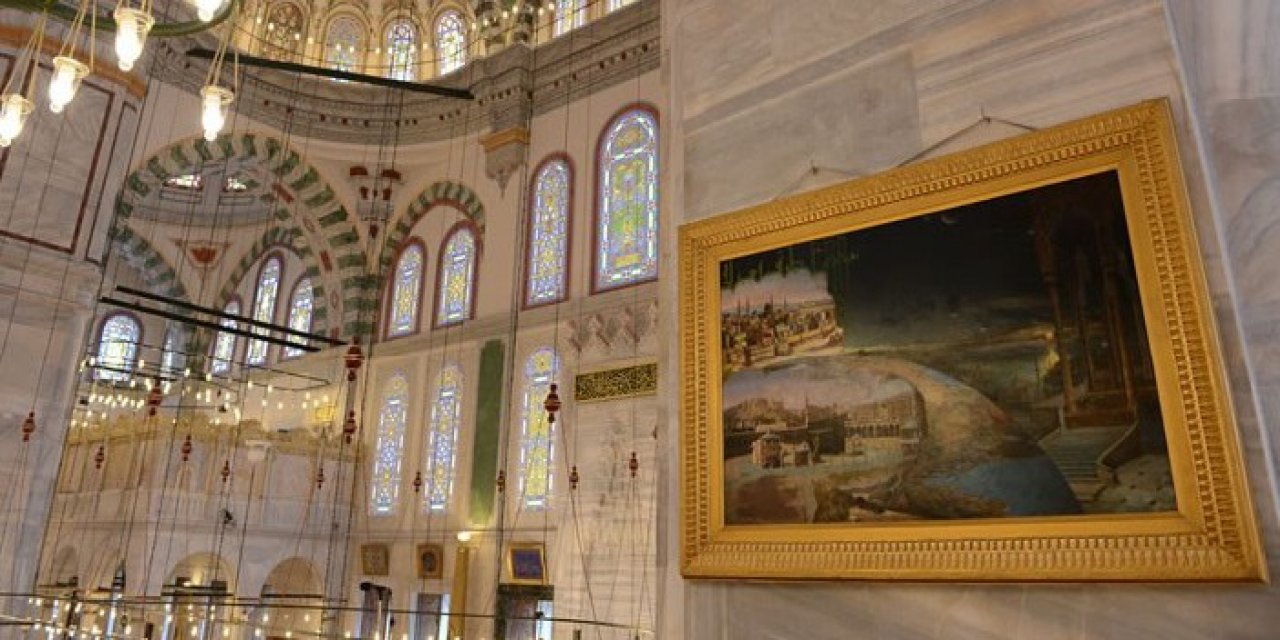Fatih Camii'ndeki Hilâfet Tablosu'nu Mimarzâde Mehmed Ali Bey yapmıştır.