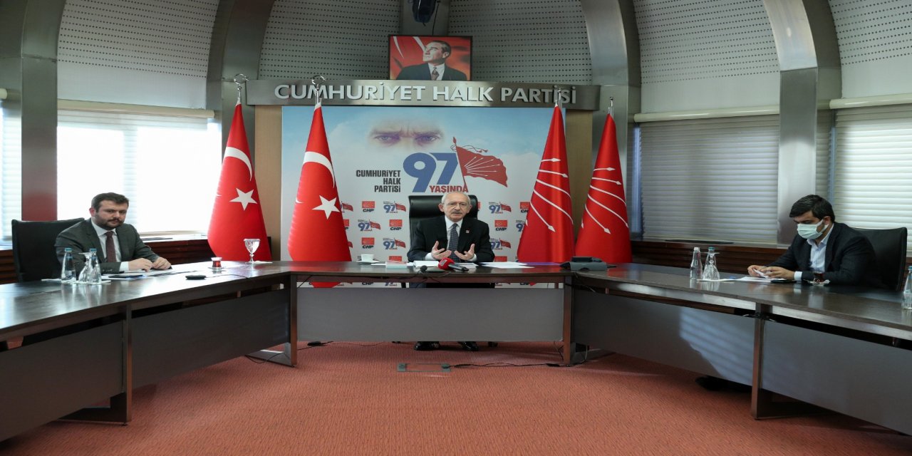 Kılıçdaroğlu, EYT'lilerle video konferans toplantısında bir araya geldi