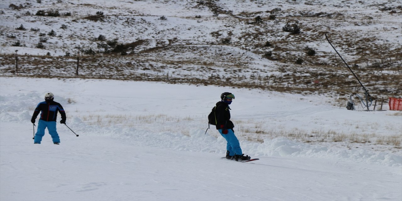 Kartalkaya'da yapay karla kayak ve snowboard keyfi
