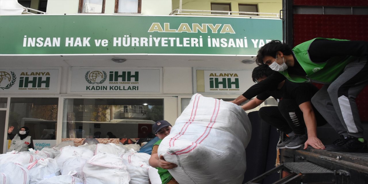 Alanya'dan Suriye'ye yardım tırı gönderildi