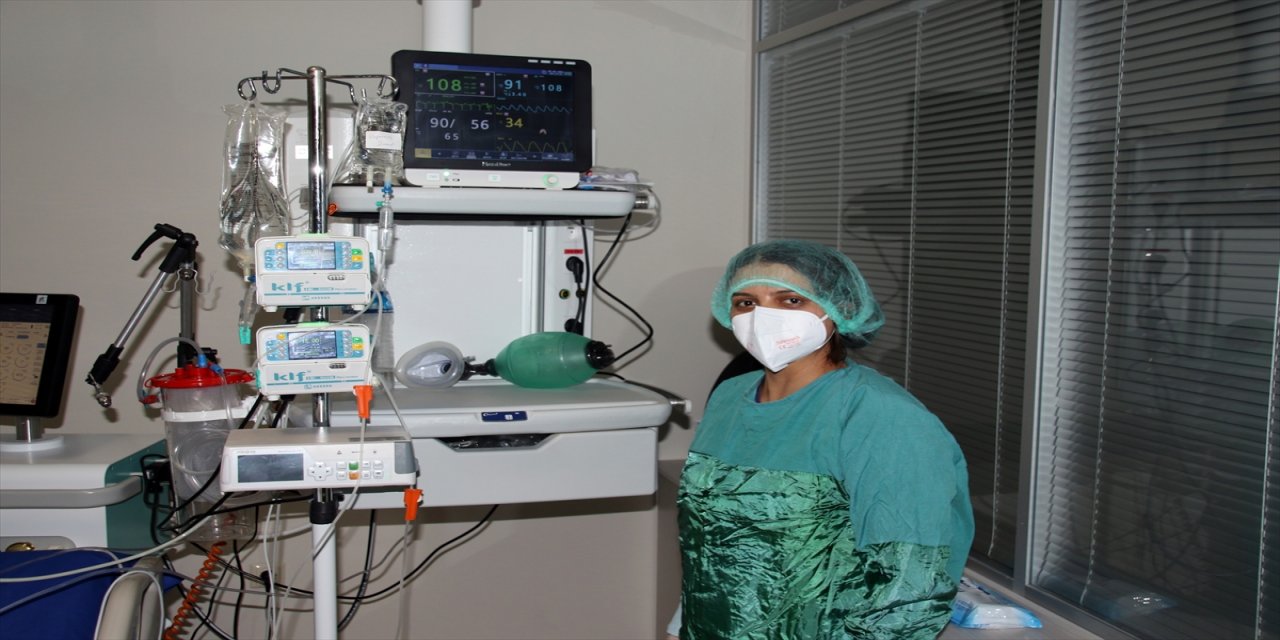 Uşak'ta sağlık çalışanları yeni yılı görevlerinin başında karşıladı