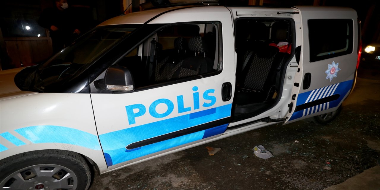 Edirne'de ihbara giden polis, çatıdan atılan kiremitle yaralandı