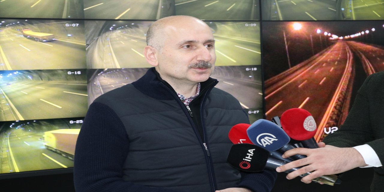 Ulaştırma ve Altyapı Bakanı Karaismailoğlu, yeni yıla Bolu'da kara yolu çalışanlarıyla girdi