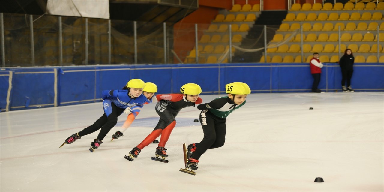 Buz pateni pandemi sürecinde hız kesmedi