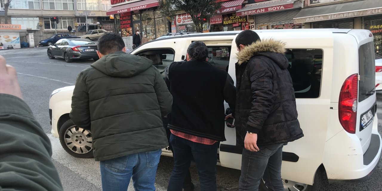 Samsun'da narkotik polisi asfalttan uyuşturucu süpürdü
