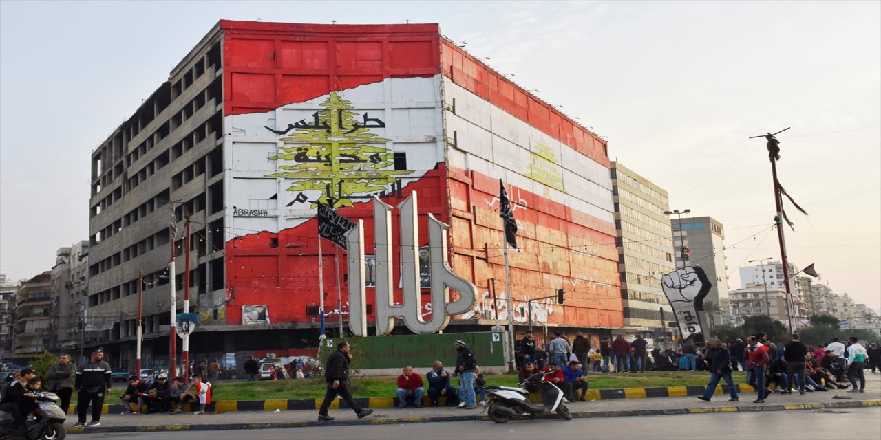 Lübnan'da ekonomik kriz ve işsizlik nedeniyle gösteri düzenlendi