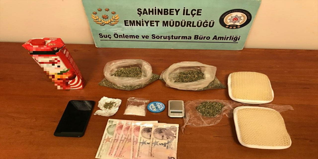 Gaziantep'te meyve suyu kutusu ve banyo lifine gizlenmiş uyuşturucu ele geçirildi