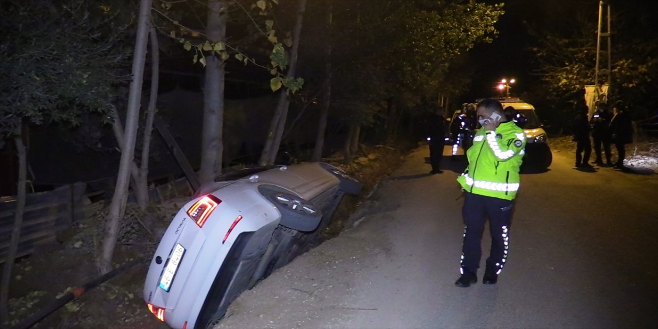 Adana'da polisten kaçmaya çalışan 4 şüpheli kovalamaca sonucu yakalandı