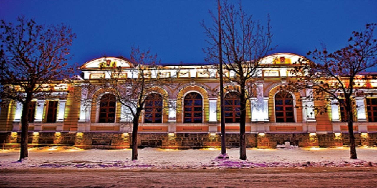 Turistlere gezilerinde rehberlik sağlayacak "Rota Kars" kitapçığı hazırlandı