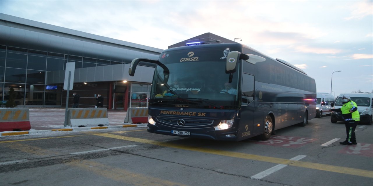 Fenerbahçe kafilesi Erzurum'a geldi