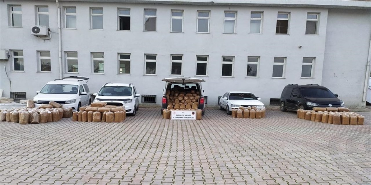 Gaziantep'te 2 ton 210 kilogram gümrük kaçağı tütün ele geçirildi