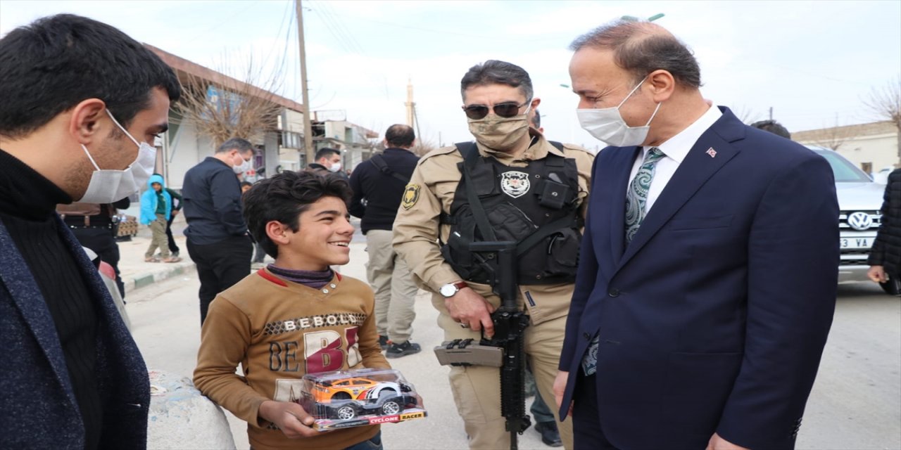 Şanlıurfa Valisi Erin, Tel Abyad'daki çalışmaları inceledi