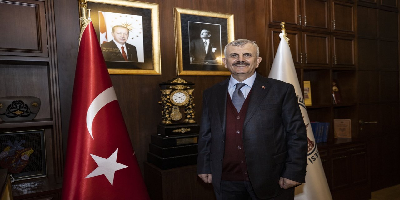 Sağlık Bilimleri Üniversitesi'nden WhatsApp'a tepki