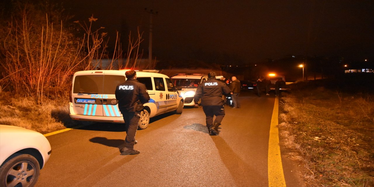 "Dur" ihtarına uymayan araçtan atılan poşetten uyuşturucu madde çıktı