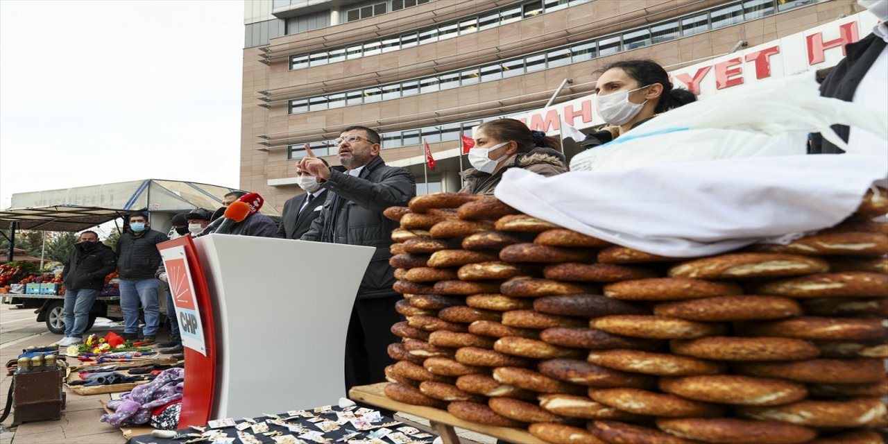 CHP'li Ağbaba, esnaf ve seyyar satıcılarla toplantı düzenledi