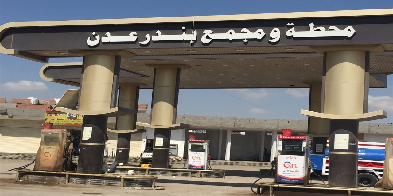 Yemen'in Aden kentinde işçilerin greve gitmesi akaryakıt krizine yol açtı