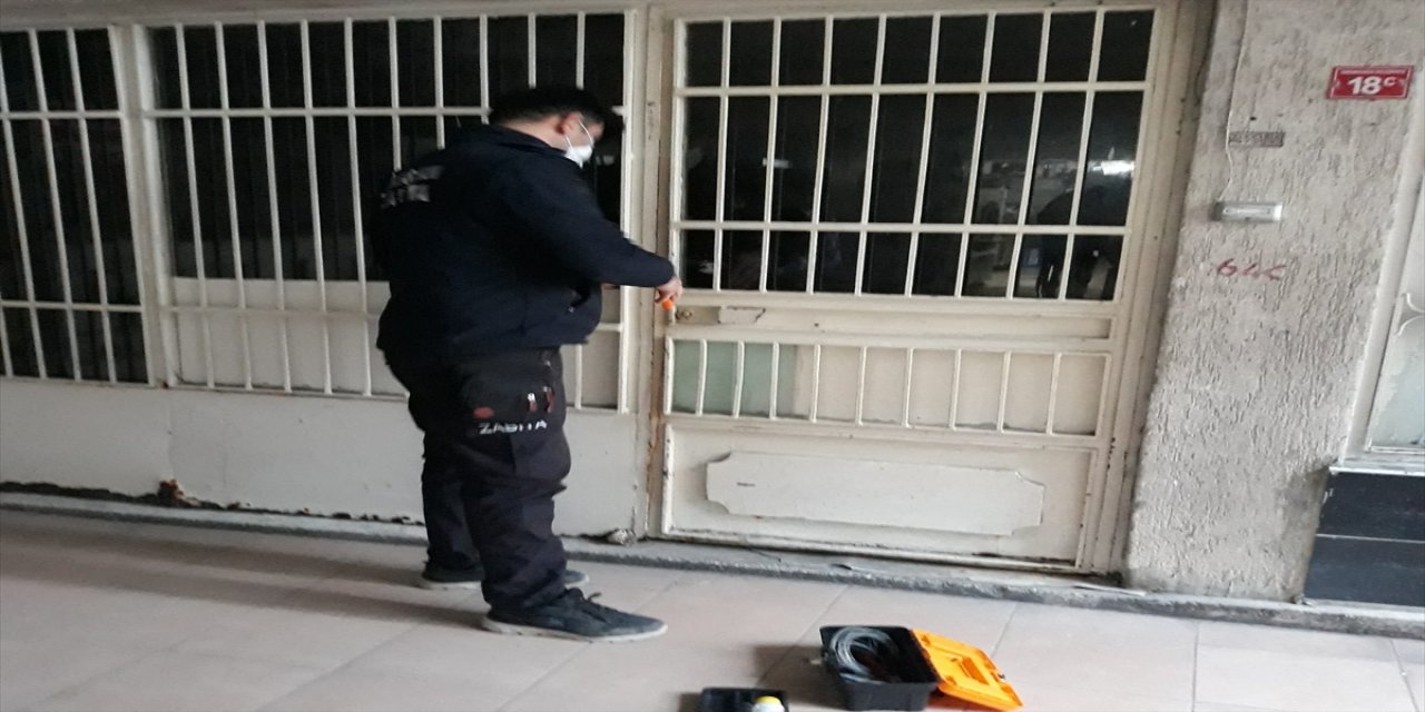 Hatay'da kapısında "kapalıyız" yazan kahvehanede iskambil oynarken yakalanan 8 kişiye ceza