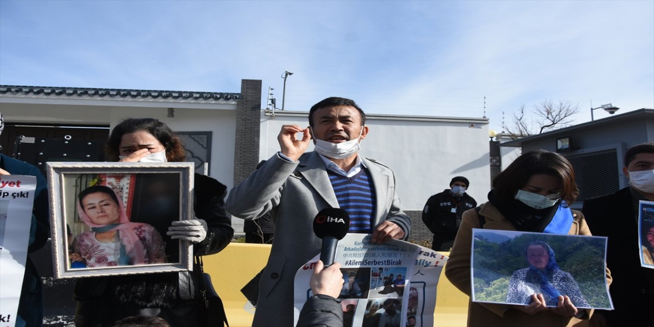 Ailelerinden haber alamayan Uygur Türkleri, Çin'in Ankara Büyükelçiliği önünde eylem yaptı