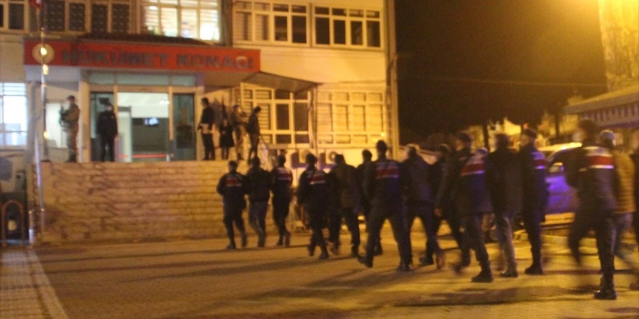 Mersin'de fuhuş operasyonunda 25 şüpheli gözaltına alındı