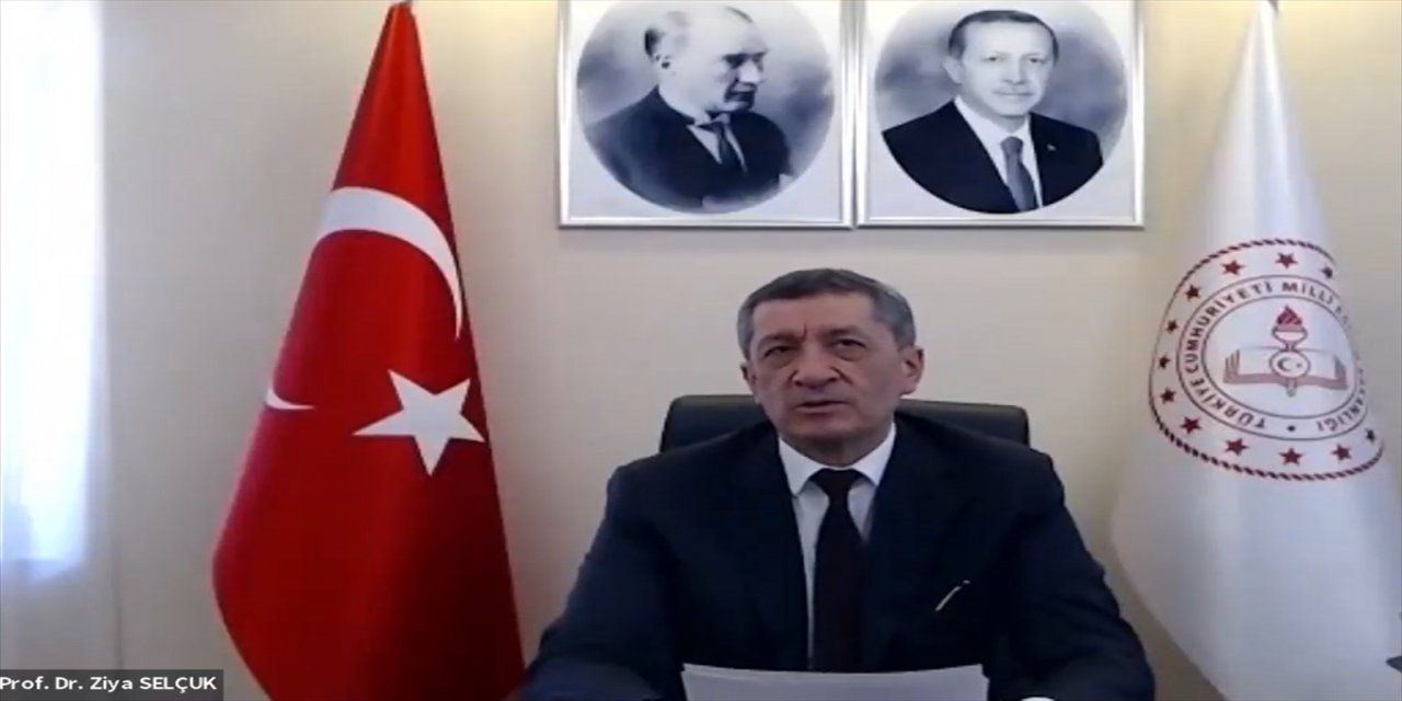 Milli Eğitim Bakanı Ziya Selçuk, Isparta'da çevrim içi düzenlenen Otizm Kongresi'nde konuştu