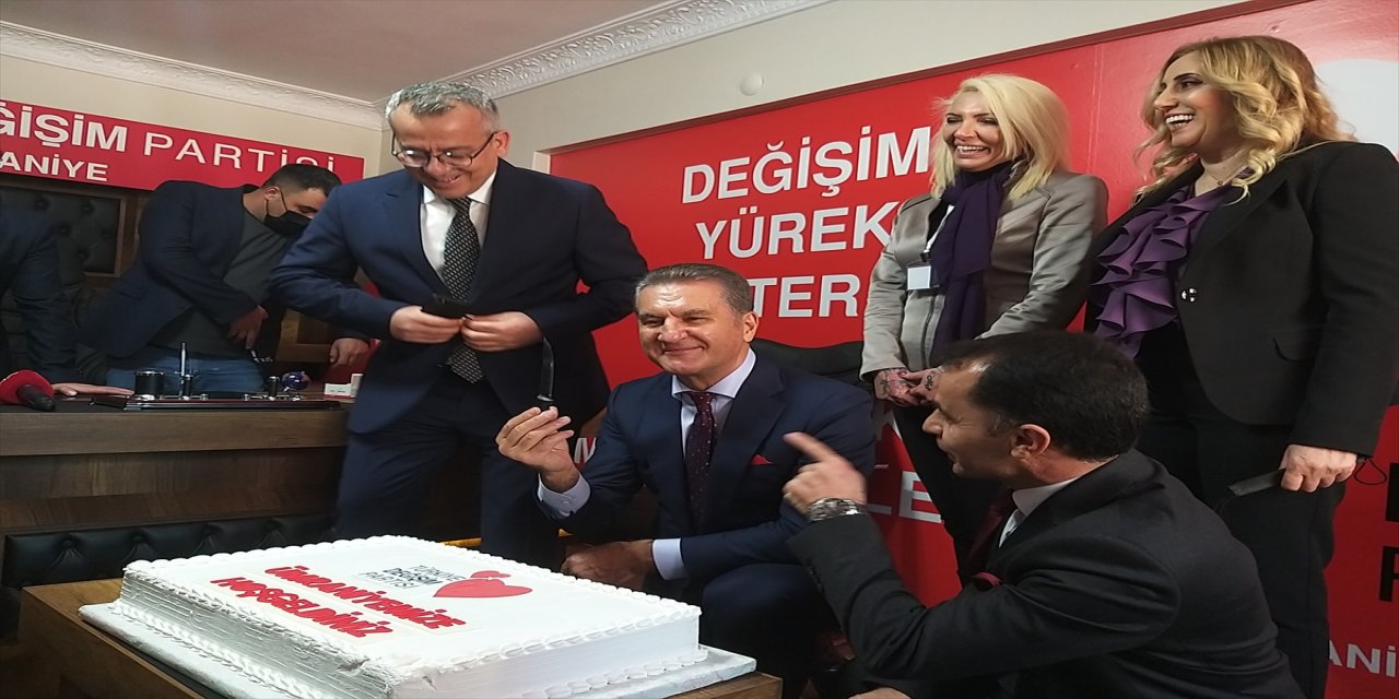 TDP Genel Başkanı Sarıgül, Ümraniye'de partililerle buluştu
