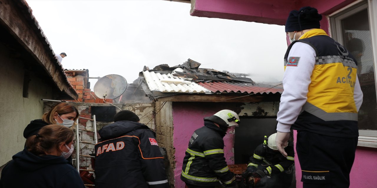 Edirne'de bir evde çıkan yangında yatalak yaşlı adam hayatını kaybetti
