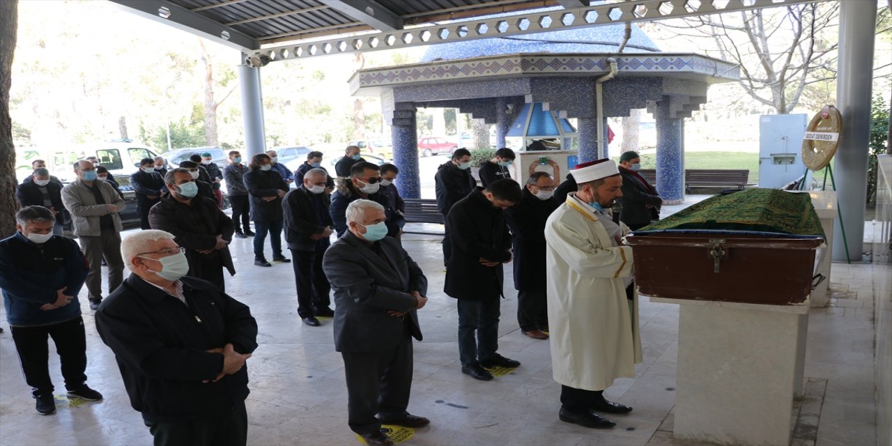 Denizli'de kuzeninin oynadığı tüfeğin ateş alması sonucu ölen kız çocuğunun cenazesi defnedildi