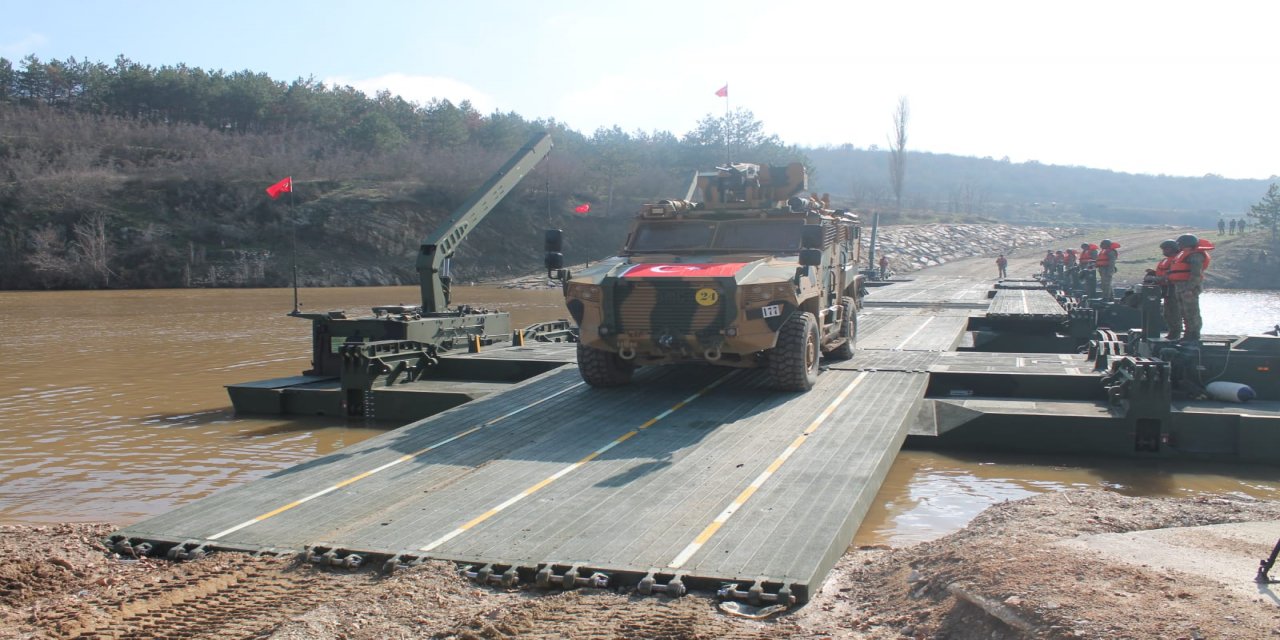 Durgun Sulardan Geçiş Tatbikatı Kırklareli bölgesinde icra edilmiştir. 