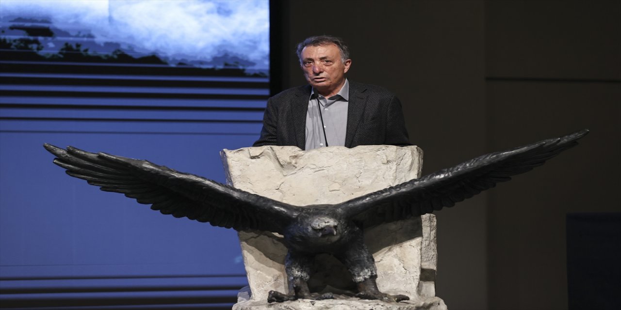 Beşiktaş'ın "Bırakmam Seni" kampanyasının dijital projesi tanıtıldı