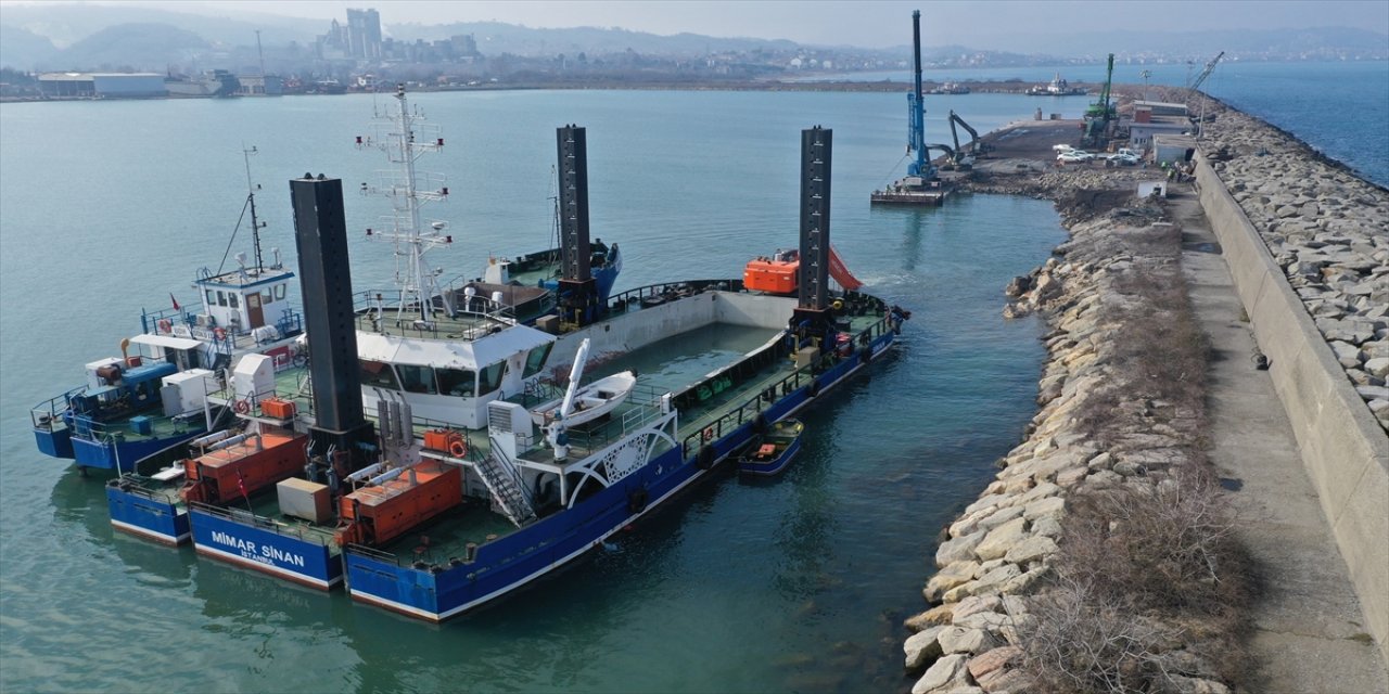 Ordu'da ihracata katkı sunacak Ünye Limanı'nda çalışmalar sürüyor