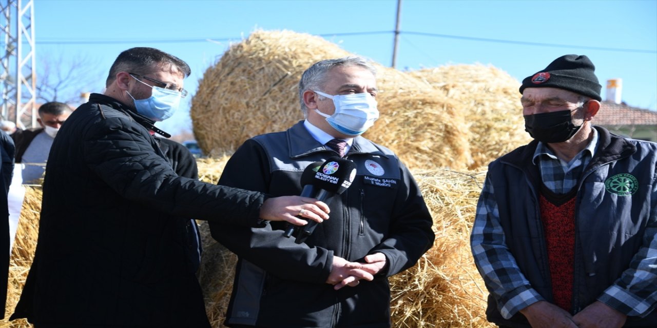 Balyaları yanan çiftçiye devletten 20 ton saman